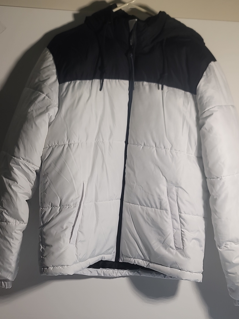 Aeropostale White and Black Quilted Puffer Jacket with Hood